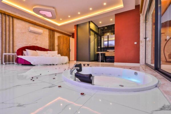 180 Q H 60 Ovalni jacuzzi